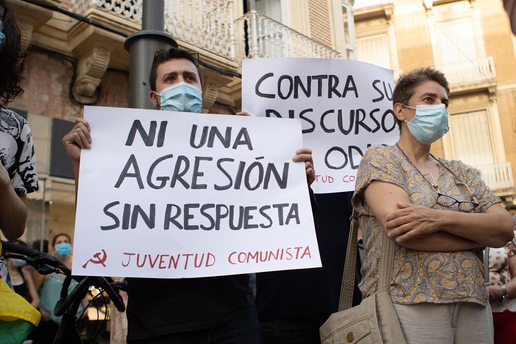 Concentración en Cartagena para pedir justicia por el asesinato homófobo cometido en Galicia