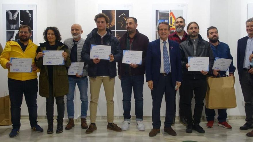 Los tres ganadores del Maratón Fotográfico recogen sus premios