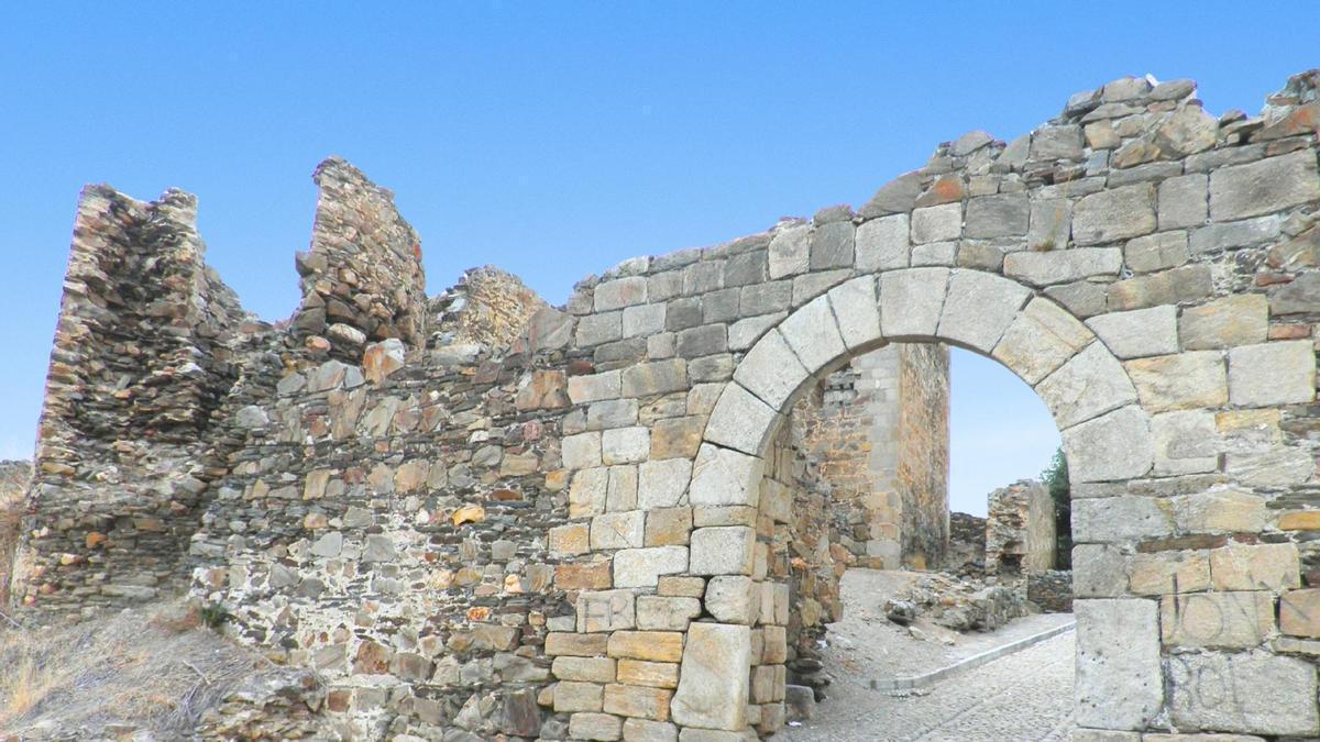 Salvatierra de Tormes, una villa medieval que sobrevivió a un embalse que estuvo a punto de borrarla del mapa