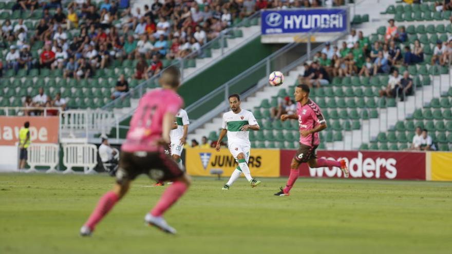 El Elche vuelve a gustarse en casa