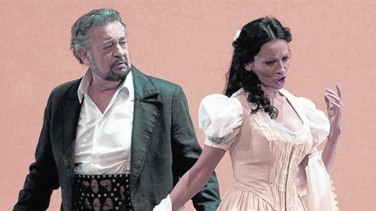 Plácido Domingo y Davinia Rodríguez, en 'Luisa Fernanda'.