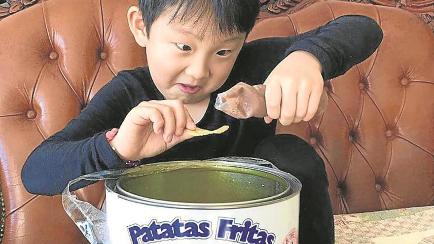 Latas de patatas gallegas en los Oscar