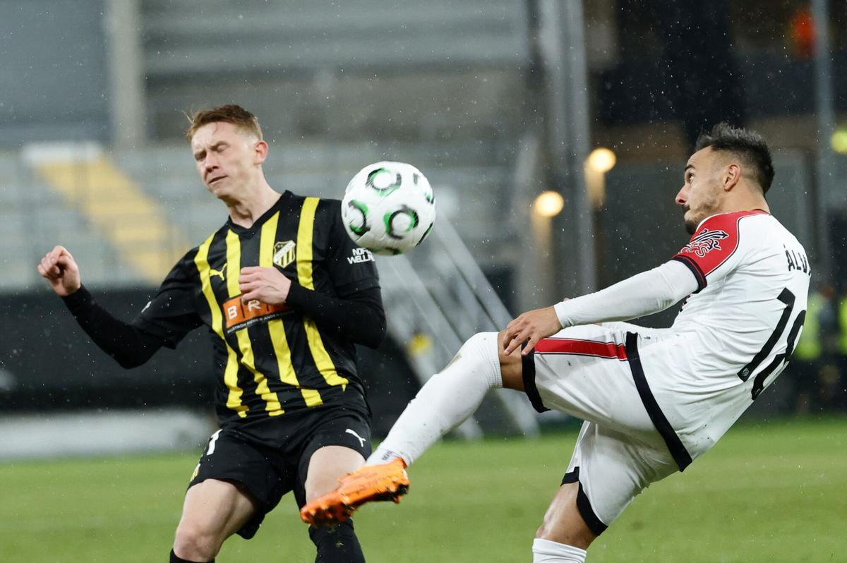Alvaro Garcia, en el partido del Rayo Vallecano en Conference League ante el Hacken