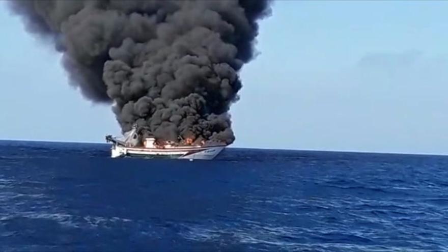 Incendio barco Peñíscola