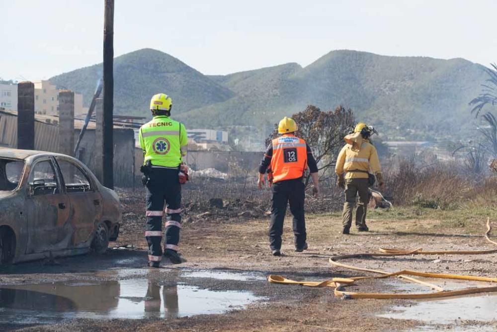 El fuego comenzó entre el cinturón de ronda y la rotonda del colegio Joan XXIII