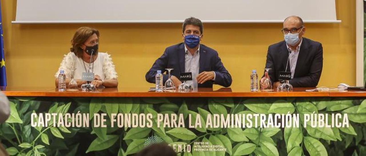 Carlos Mazón y María Gómez en una jornada sobre captación de fondos celebrada en septiembre. | HÉCTOR FUENTES