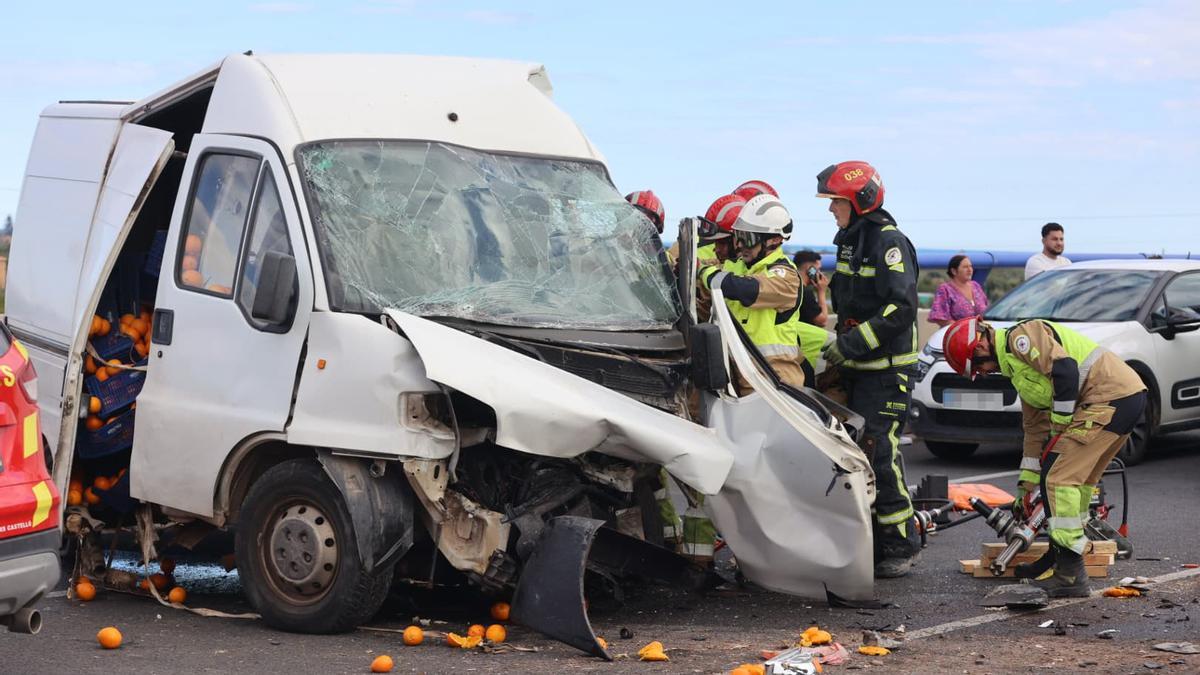Galería de imágenes del accidente en la N-340 a la altura de Vila-real