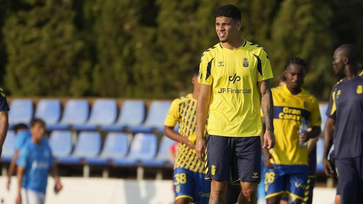 El mediocentro internacional panameño Edward Cedeño, en el stage de Marbella.