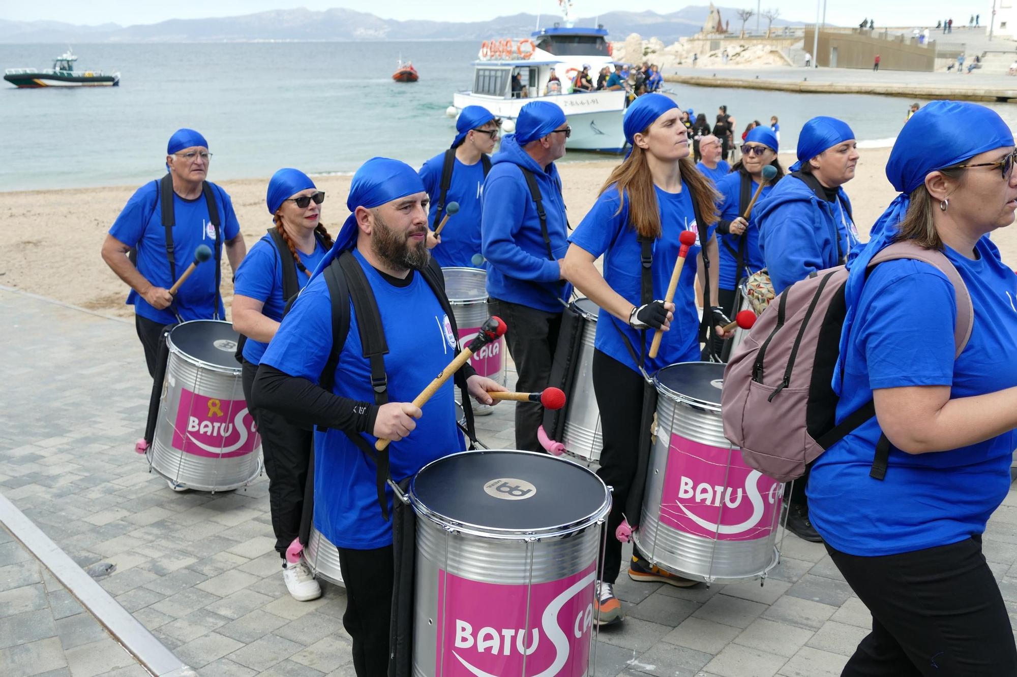 La Batuscala celebra 10 anys desembarcant a la platja de les Barques de l'Escala