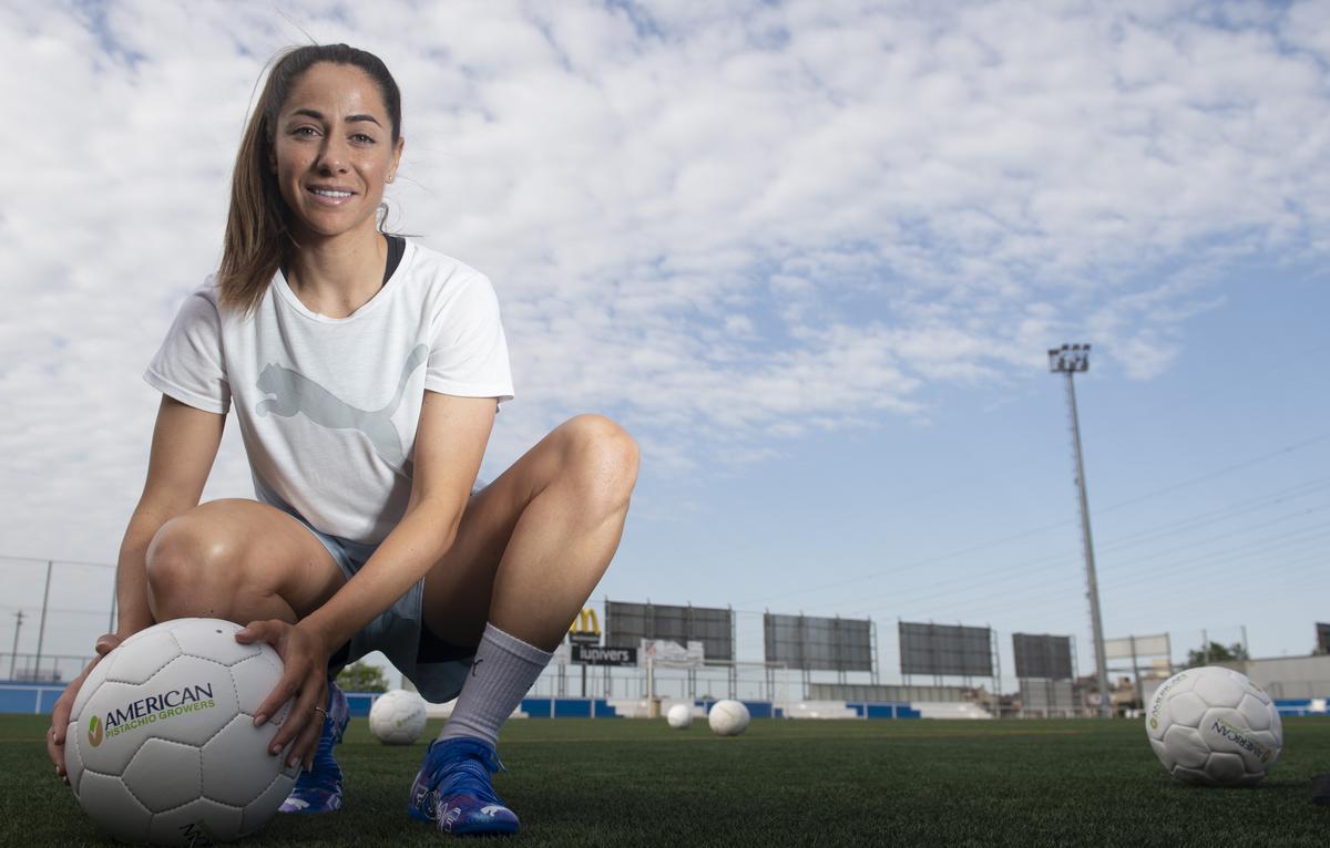 Vicky Losada: “Para ganar la Eurocopa, España tiene que hacer su juego porque ahora todas las selecciones le tienen mucho respeto”