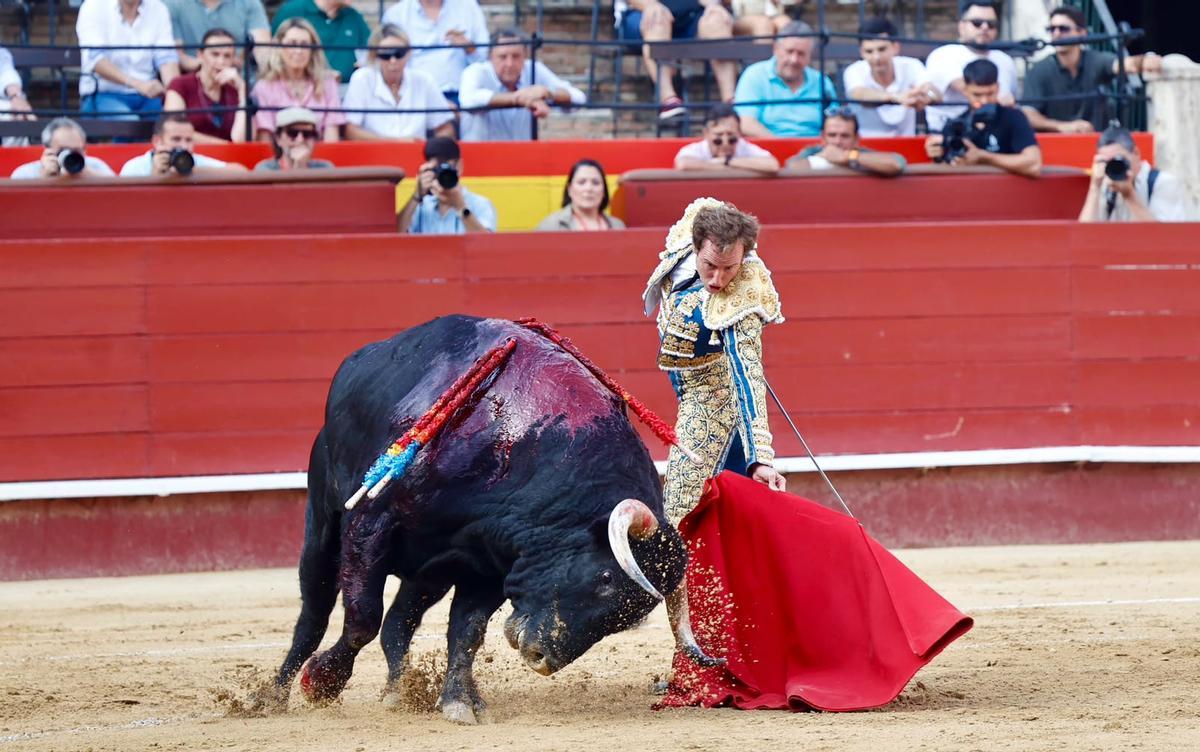 Corrida de toros mixta de la Feria de Julio con Román, Nek Romero y la novillera Olga Casado