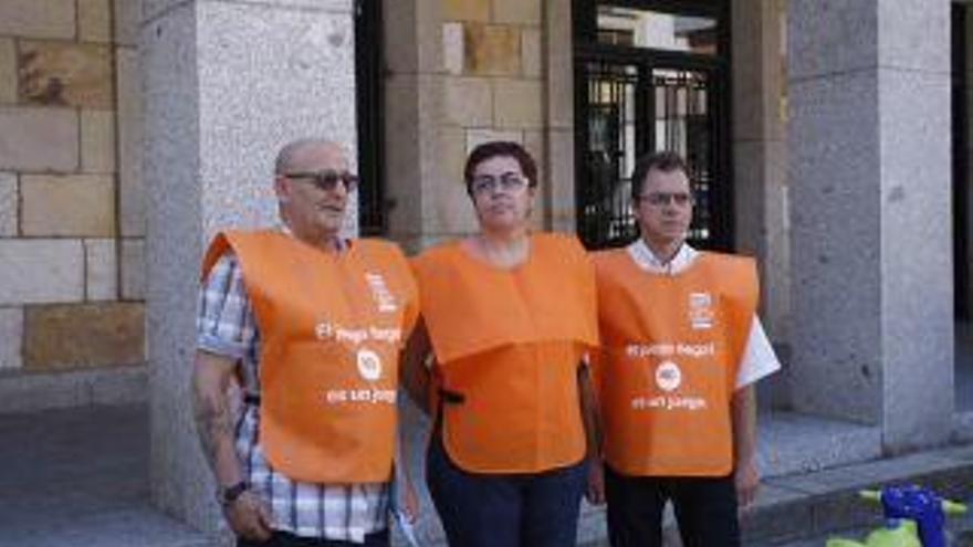 Trabajadores de la ONCE en Zamora protestan contra el juego ilegal