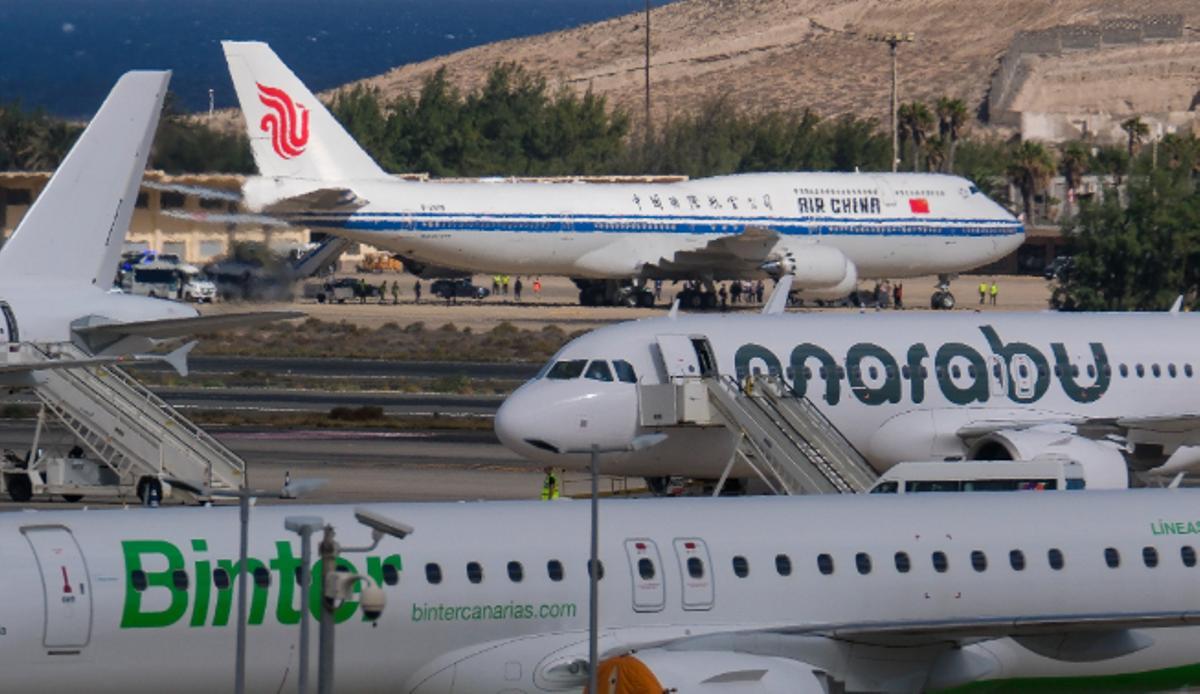 Varios aviones estacionados en la zona de ‘parking’ del aeropuerto de Gran Canaria.
