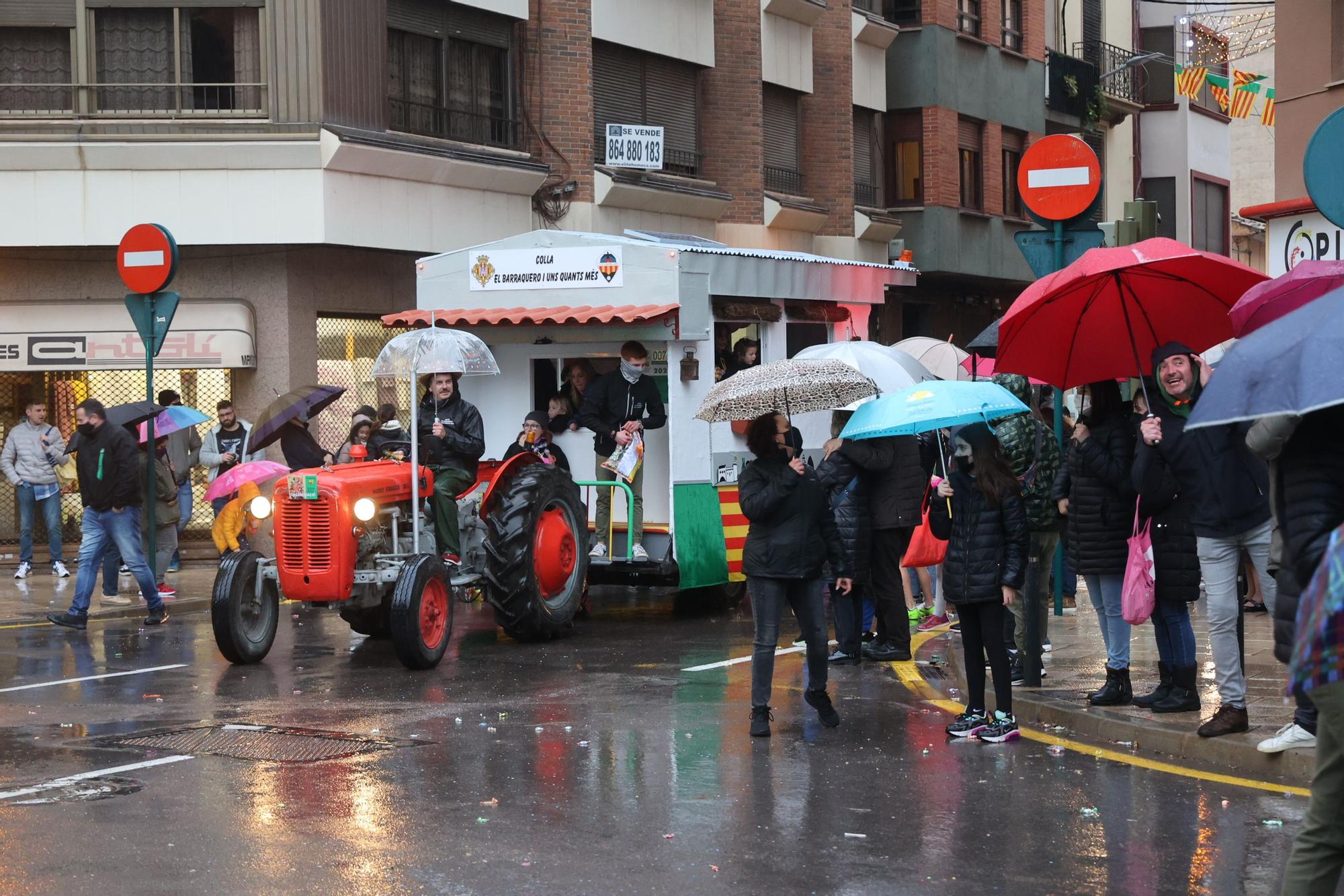 Las mejores imágenes del desfile de carros engalanados y collas de la Magdalena