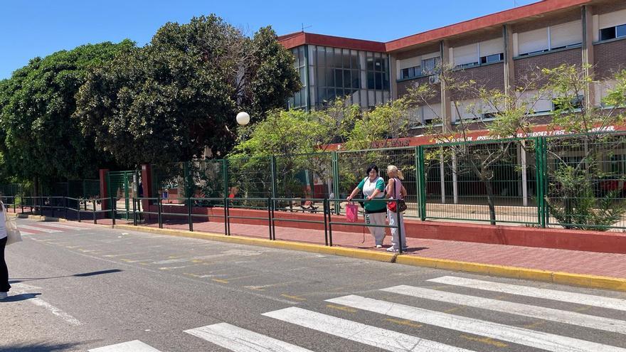 Atendida una joven tras caerle un azulejo en la cabeza en el gimnasio de su instituto en Torrevieja