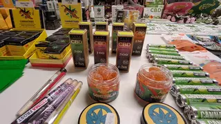 Desmantelan un 'Grow shop' de Santa Pola con marihuana, hachís y cosméticos ilegales