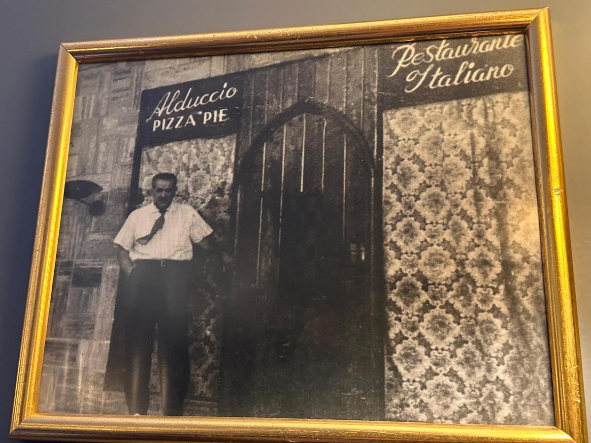 Alduccio, la primera pizzería que abrió en Madrid en Torrejón de Ardoz.