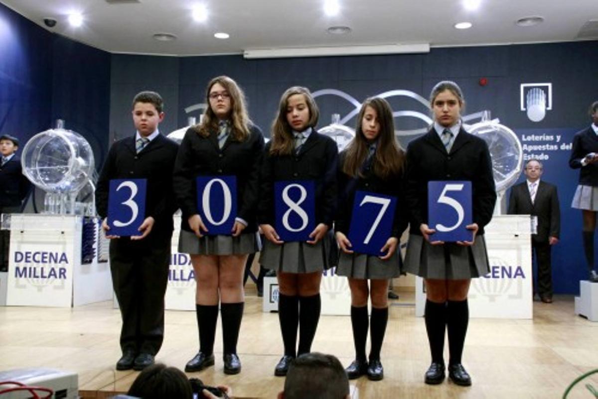 NÚMERO 46.674, SEGUNDO  PREMIO DEL SORTEO DEL NIÑO