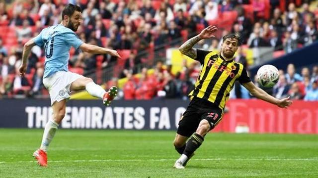 El alicantino Kiko Femenía, en un lance de la final disputada en el mítico estadio londinense de Wembley.