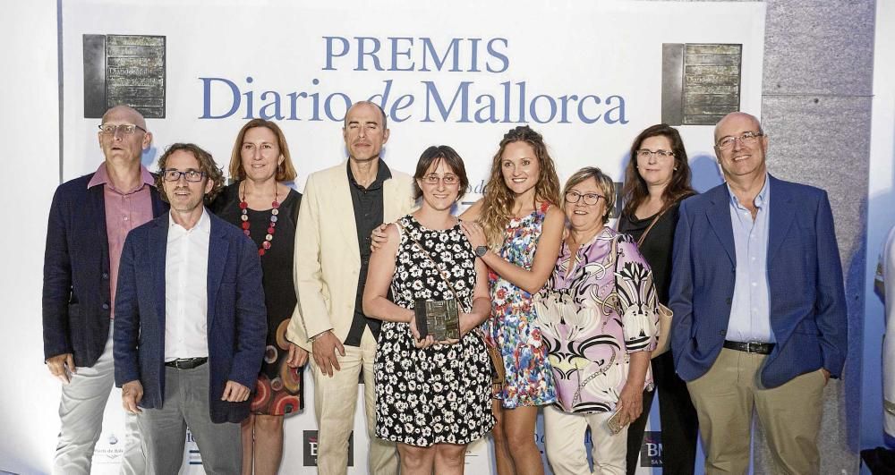 Foto de familia de los representantes de la plataforma 3 Salut Mental, que vieron reconocida su necesaria labor en este campo y en el que a día de hoy todavía quedan tantas barreras y prejuicios por superar.