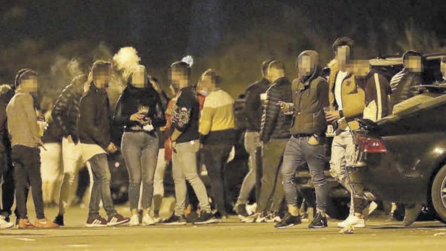 El cierre del ocio nocturno desplaza el botellón del casco urbano a la periferia de Castelló