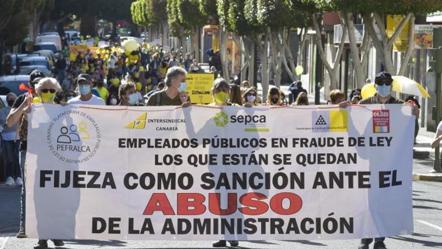 Una reciente manifestación de empleados públicos de la Comunidad Autónoma contra el abuso de la temporalidad laboral en el colectivo. | | ANDRÉS CRUZ