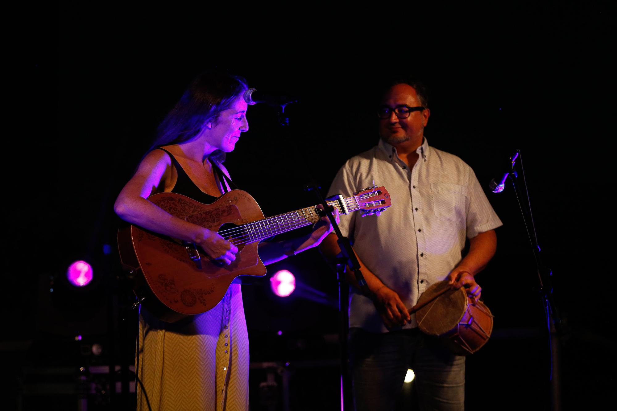 El Institut d'Estudis Eivissencs celebró su fiesta de la Nit de Sant Joan en Puig d'en Valls.