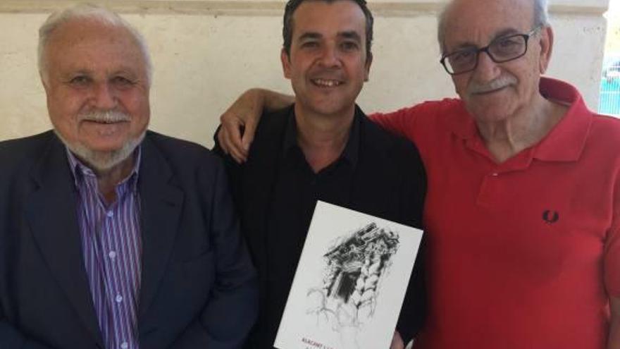 José Azorín, Joan Borja y Emilio Soler con el libro.