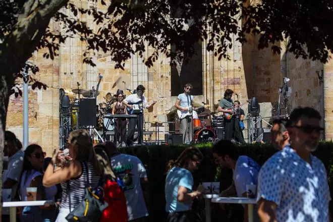 GALERÍA | 'La liturgia del vermú' devuelve la música a la Fundación Rei Afonso Henriques