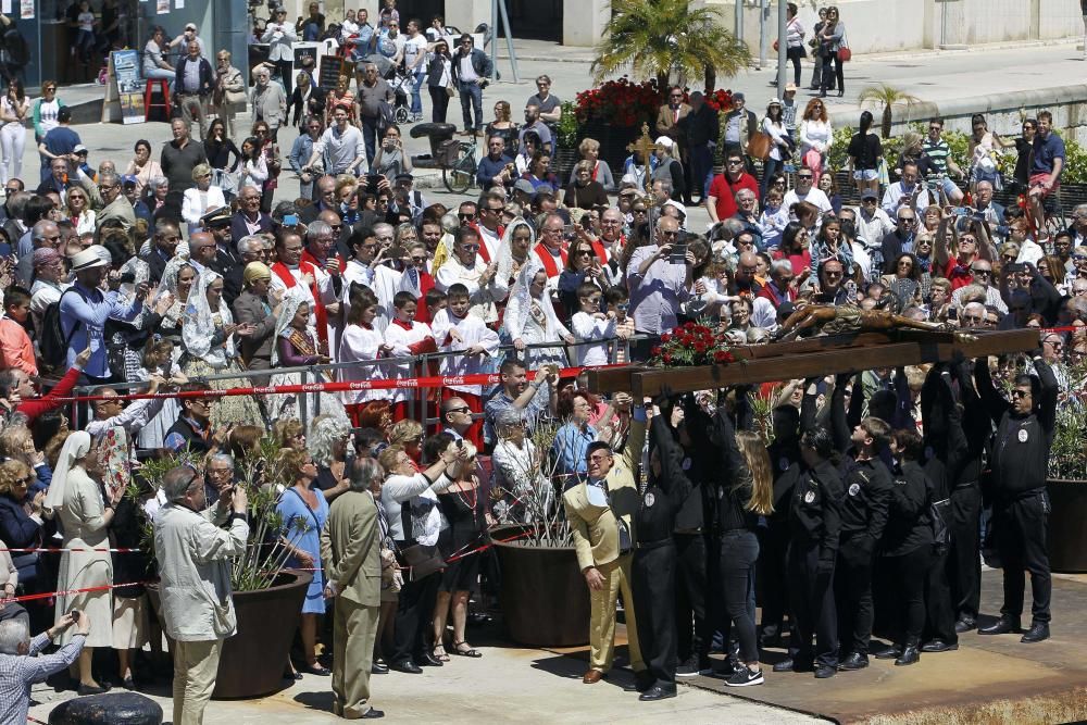 El Cristo del Grao recorre las calles de Poblats Marítims