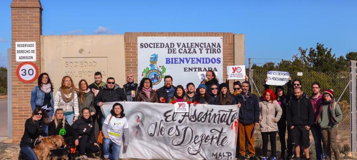 Oltra asegura que el Consell sancionará el maltrato animal