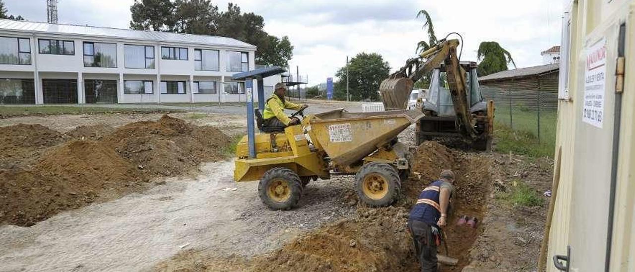 En las comarcas todavía hay 319 desocupados en el sector de la construcción. // BernabéJavier Lalín