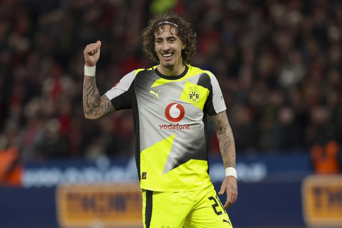 Fabio Silva, con el Dortmund, ante el Bayer Leverkusen