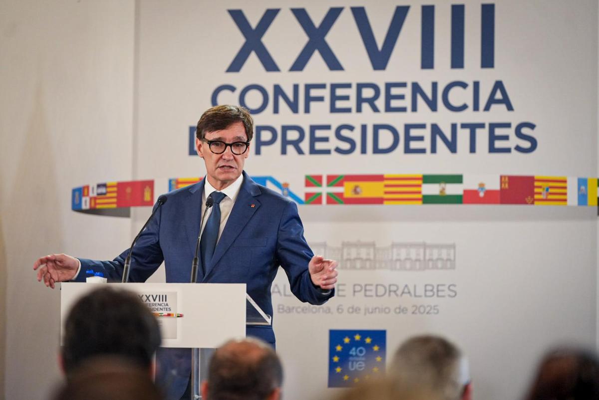 Salvador Illa con la prensa en la XXVIII Conferencia de Presidentes