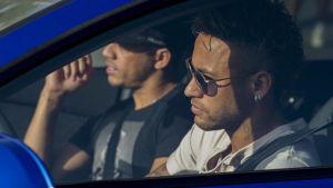 Neymar, a l’arribar a la Ciutat Esportiva Joan Gamper.