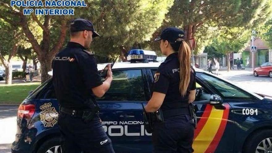 Agentes de Policía Nacional.