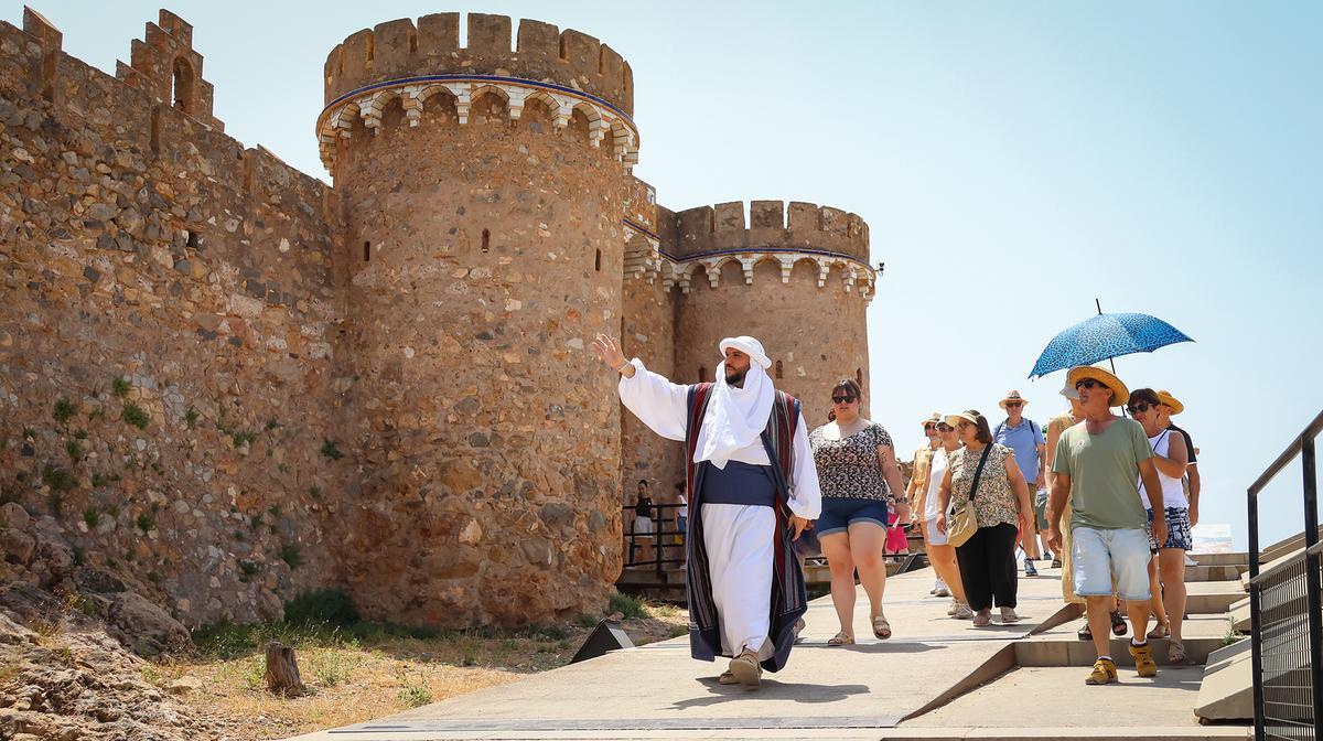 El Castillo ha sido el elemento principal del verano en Onda.