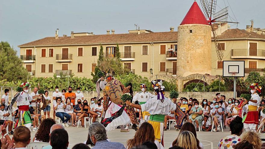 Los ‘Cossiers’ devuelven la alegría a Algaida