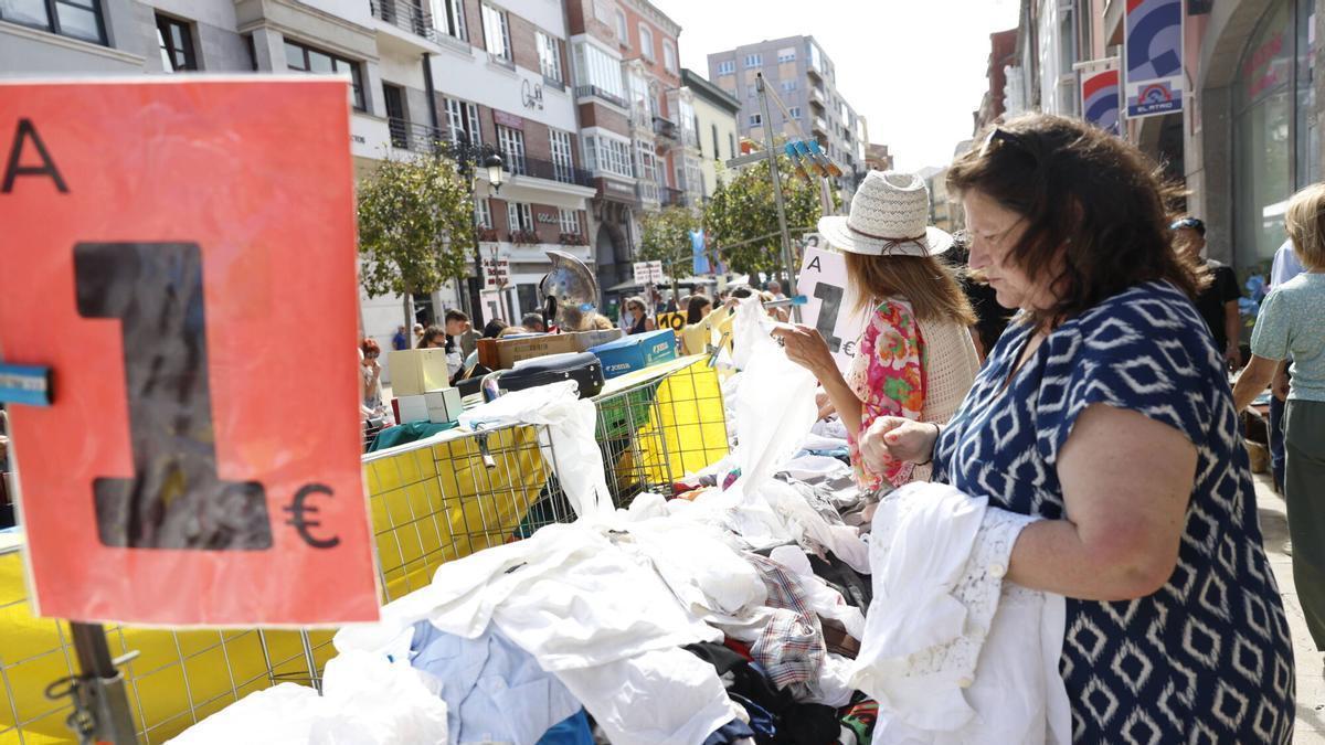 EN IMÁGENES: mercado de los lunes de Avilés