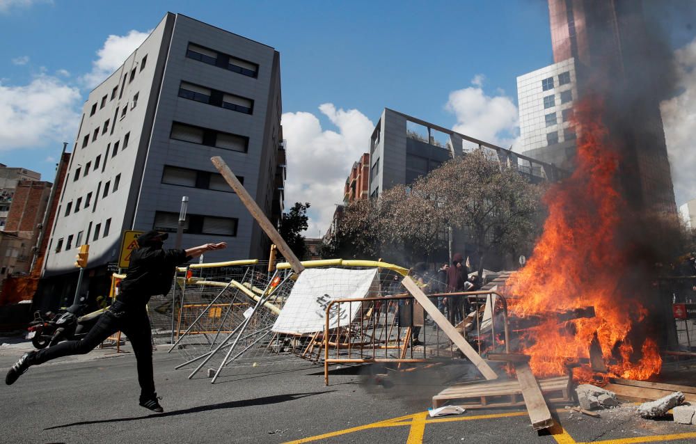 Protestas de los CDR contra un acto de Vox.