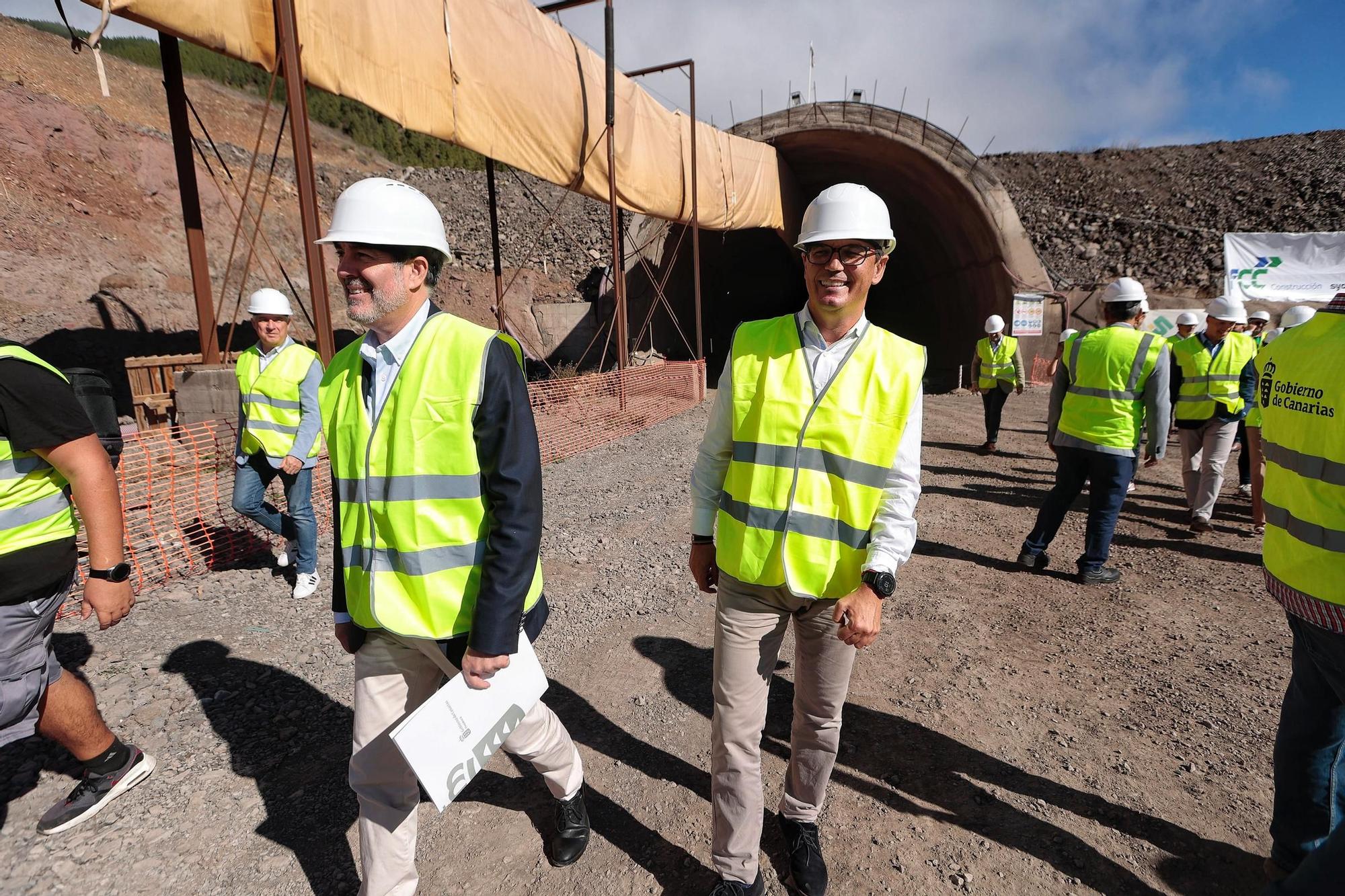 Visita al túnel de Erjos