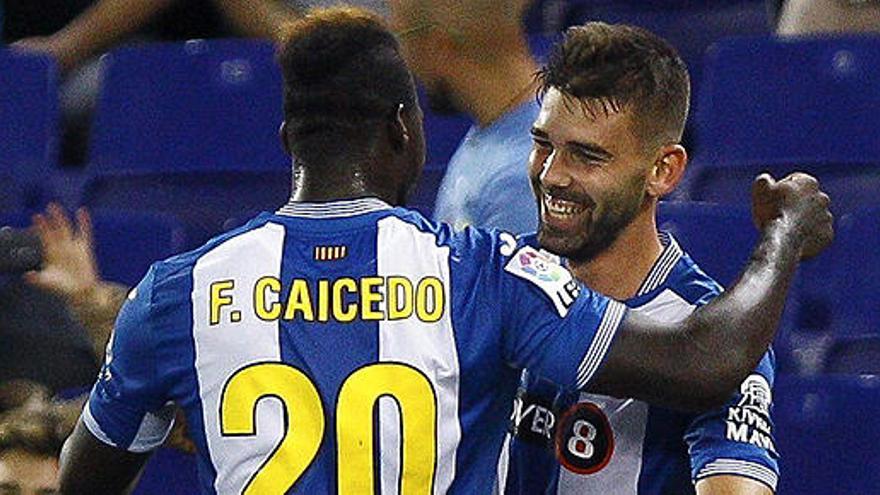 Víctor Álvarez y Felipe Caicedo celebran el gol del primero.