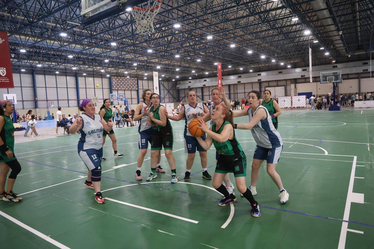 Fexdega acogió a 12 equipos femeninos llegados de toda Galicia.