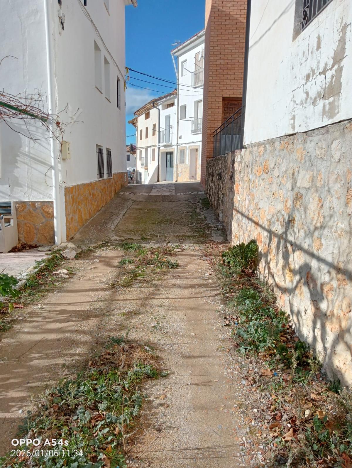 Camino de acceso en la pedanía de Los Calpes motivo del conflicto.