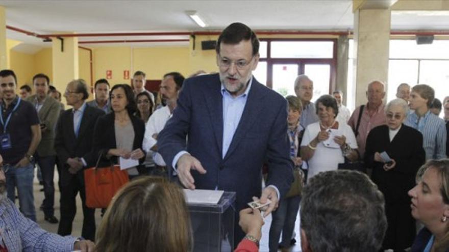 Rajoy vota en Madrid y anima a los españoles a acudir a las urnas