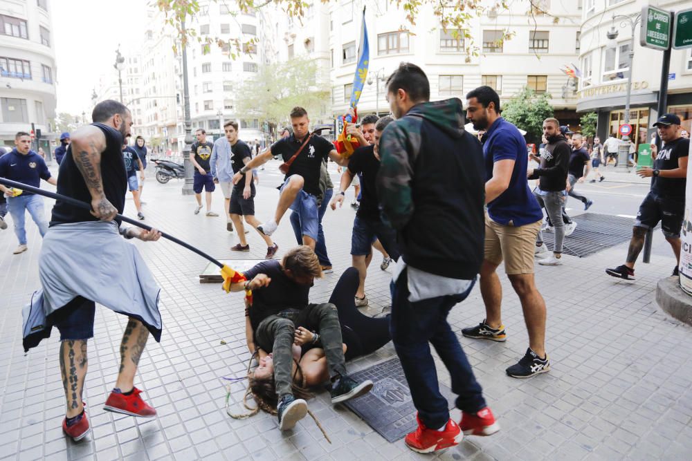 El líder de la Curva Nord, cazado en plena agresión el 9 d'Octubre