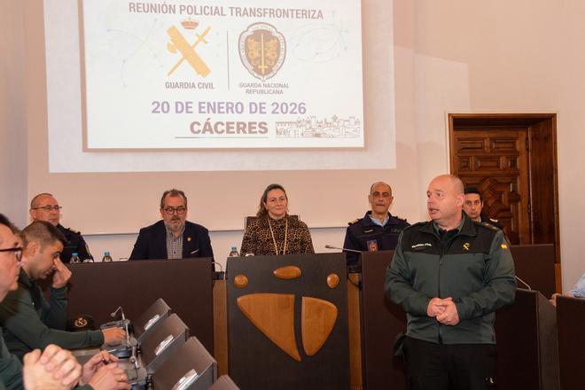 Galería | Imágenes de la reunión entre Cáceres y Portugal