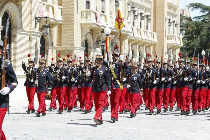 Entrega de los reales despachos a 392 nuevos oficiales de la AGM