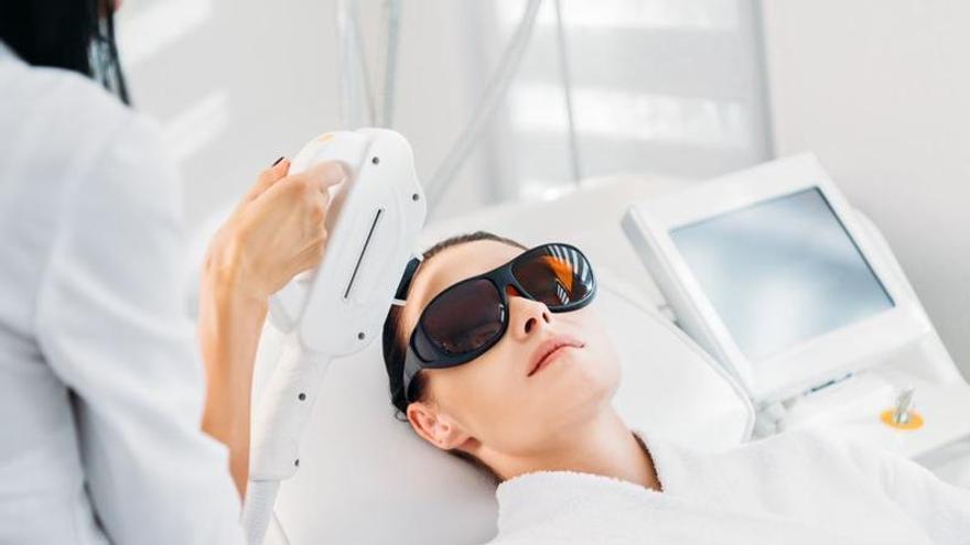 Lunares, manchas, acné o alopecia: Así es la nueva dermatología avanzada que ya se aplica en Alicante