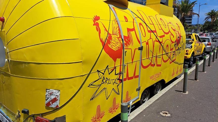 El &#039;food truck&#039; de Dabiz Muñoz, sancionado por la Policía de Tenerife y retirado al depósito por carecer de seguro